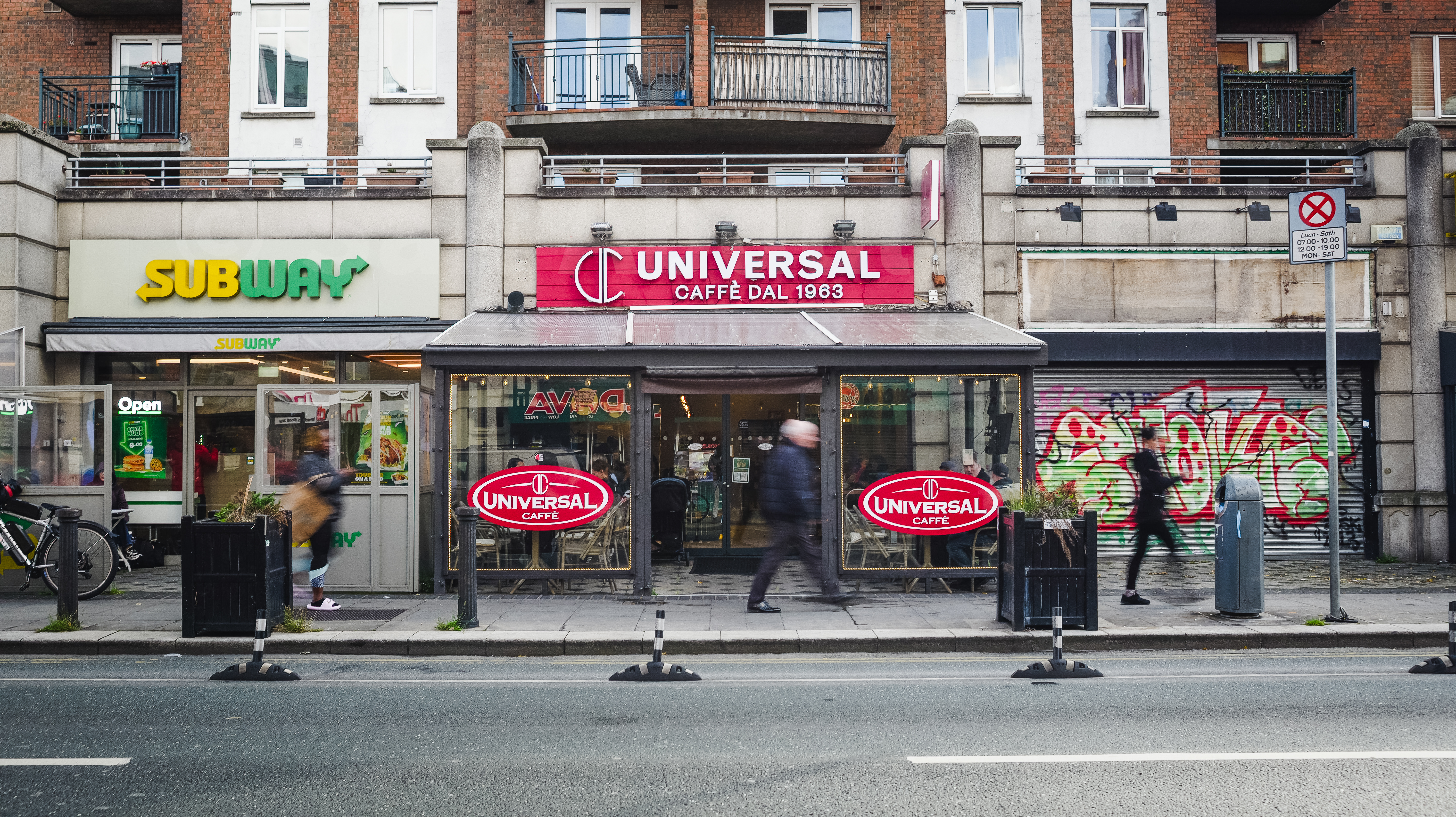 Universal Café - Image 3